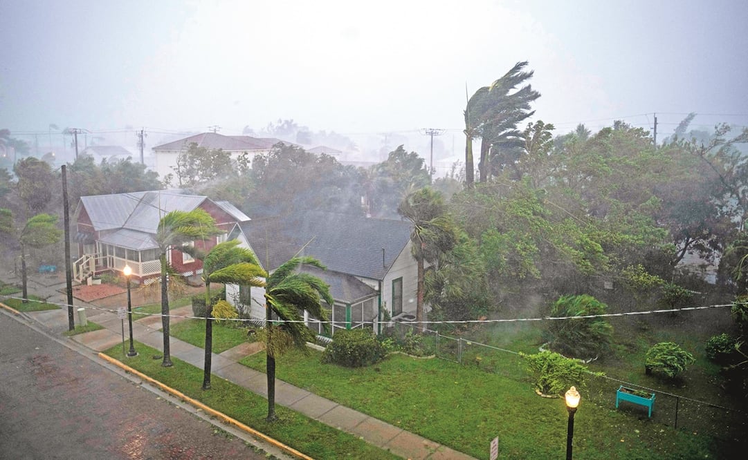 Las ráfagas del huracán Ian azotaron ayer Punta Gorda, Florida. El sistema alcanzó tierra en la costa oeste del estado.