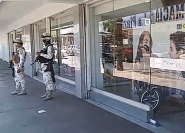 Comando armado provoca pánico al ingresar de manera violenta en Coppel en Nogales, Sonora