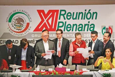 Plenarias del PRI, pasarelas para 2018