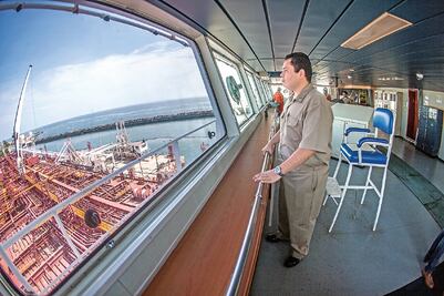 Al frente de unos gigantes marítimos movilizan a México