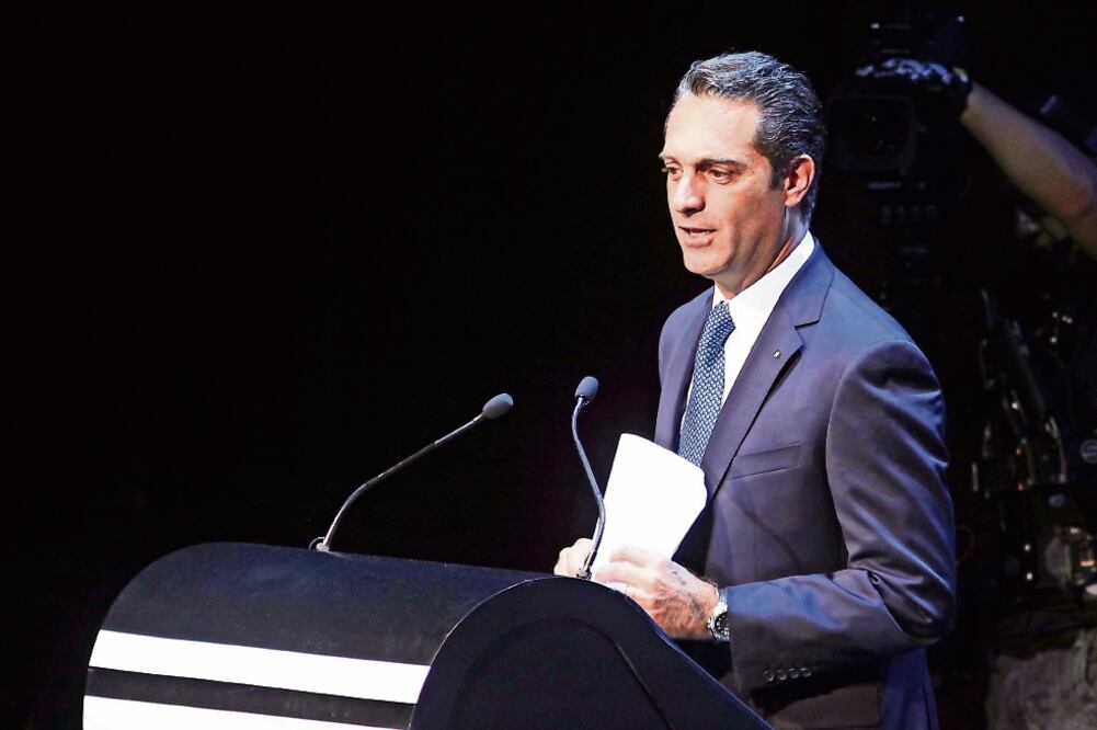 Carlos Slim Domit, presidente del Consejo de Administración de AMóvil, hizo referencia a los precios de AT&T en México, respecto a la baja en tarifas (ARCHIVO EL UNIVERSAL)