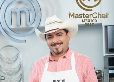 Pastor Pérez "salió del clóset de la cocina" en MasterChef