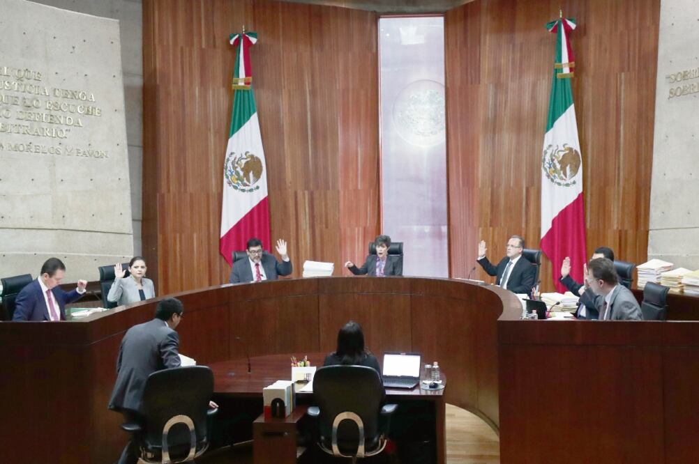 Ayer, los magistrados de la Sala Superior resolvieron todas las impugnaciones a los resultados de la elección en la que resultó ganador López Obrador y no concedieron la razón a ninguno de los quejosos. (ALEJANDRA LEYVA. EL UNIVERSAL)