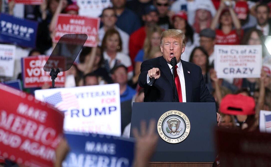 "Este es un mundo violento, sale otro chiflado, lamento que haya muerto gente por esto", declaró Trump. (Foto: AFP)