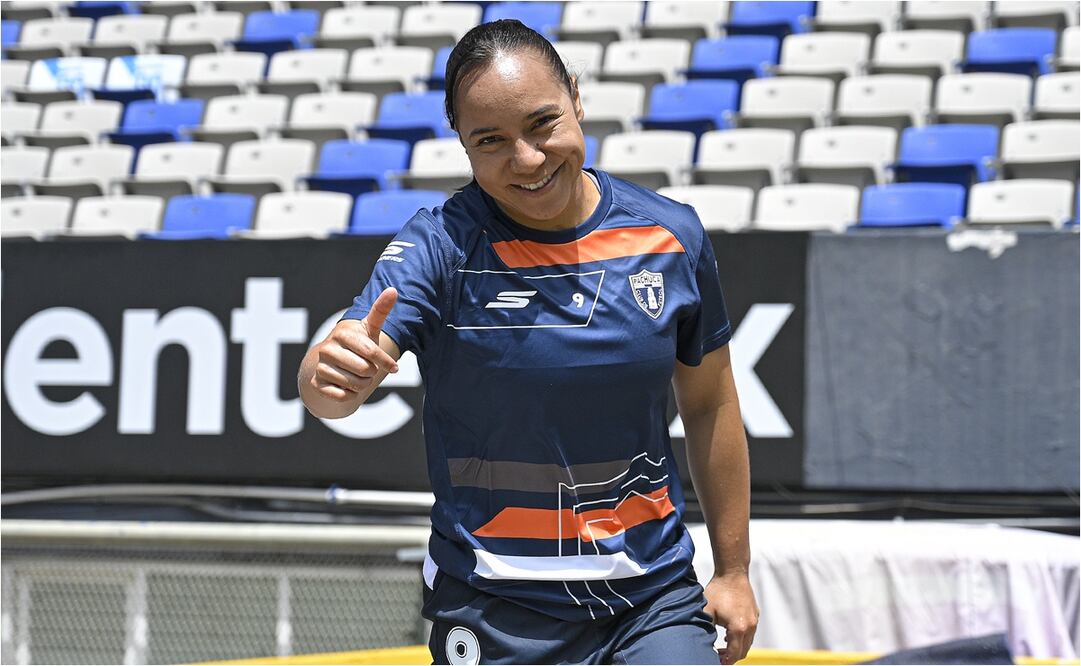 Charlyn Corral durante la presentación de Pachuca en el Apertura 2025. FOTO: IMAGO7