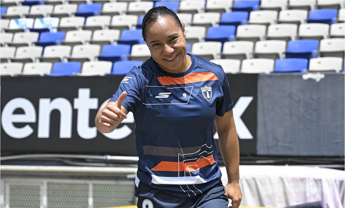 Charlyn Corral durante la presentación de Pachuca en el Apertura 2025. FOTO: IMAGO7