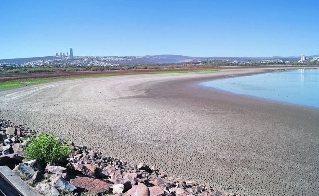Los habitantes están preocupados por la poca agua que llega a sus casas, pese a programas de tandeo; la crisis hídrica que vive la entidad se manifiesta en todo el país, advierte director de Sapal. Foto: Xóchitl Álvarez