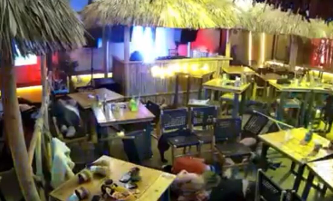 Según testigos, se escucharon múltiples disparos en el interior del establecimiento, lo que generó pánico entre los presentes. Foto: Captura de pantalla