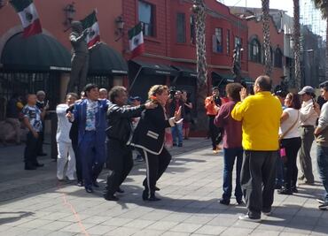 Fans de Juan Gabriel lo recuerdan cantando en la Plaza Garibaldi
