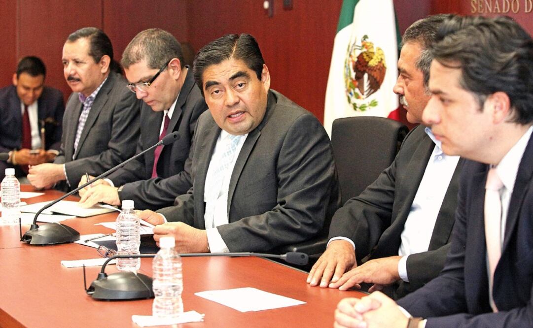 En cinco años, la bancada que coordina Miguel Barbosa ha sumado bajas debido a diferencias políticas. /Archivo - EL UNIVERSAL