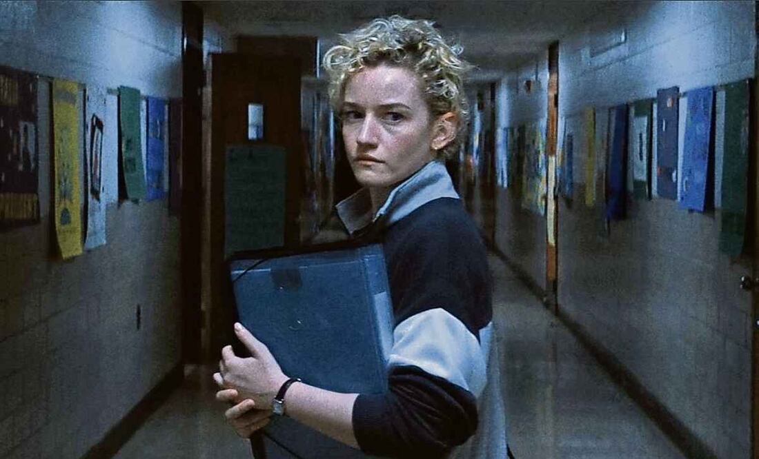 Julia Garner interpreta a Justin en el filme que costó 38 mdd. Foto: Warner Bros Pictures