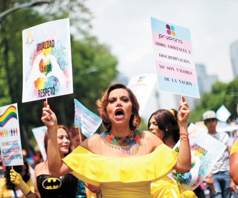 Los crímenes de odio contra la comunidad LGBTTTI aún no están tipificados en el Código Penal Federal, manifestó Morena. ARCHIVO EL UNIVERSAL  