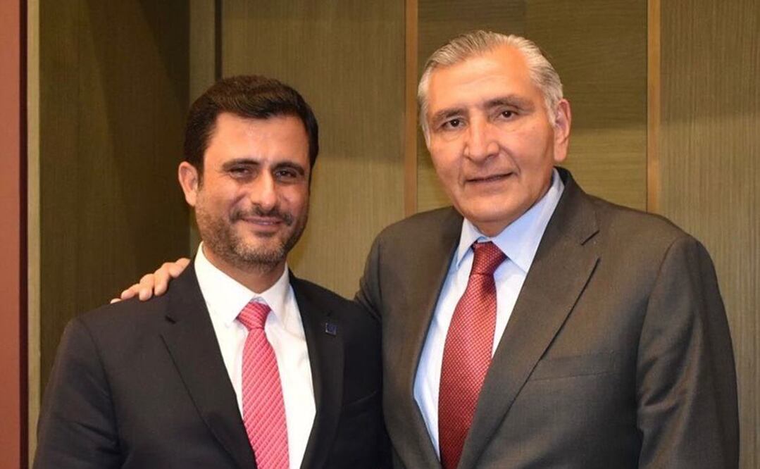 El presidente de la Concanaco, Héctor Tejada Shaar, durante la reunión con el titular de la Segob, Adán Augusto López Hernández. Foto: @hectortejadasha