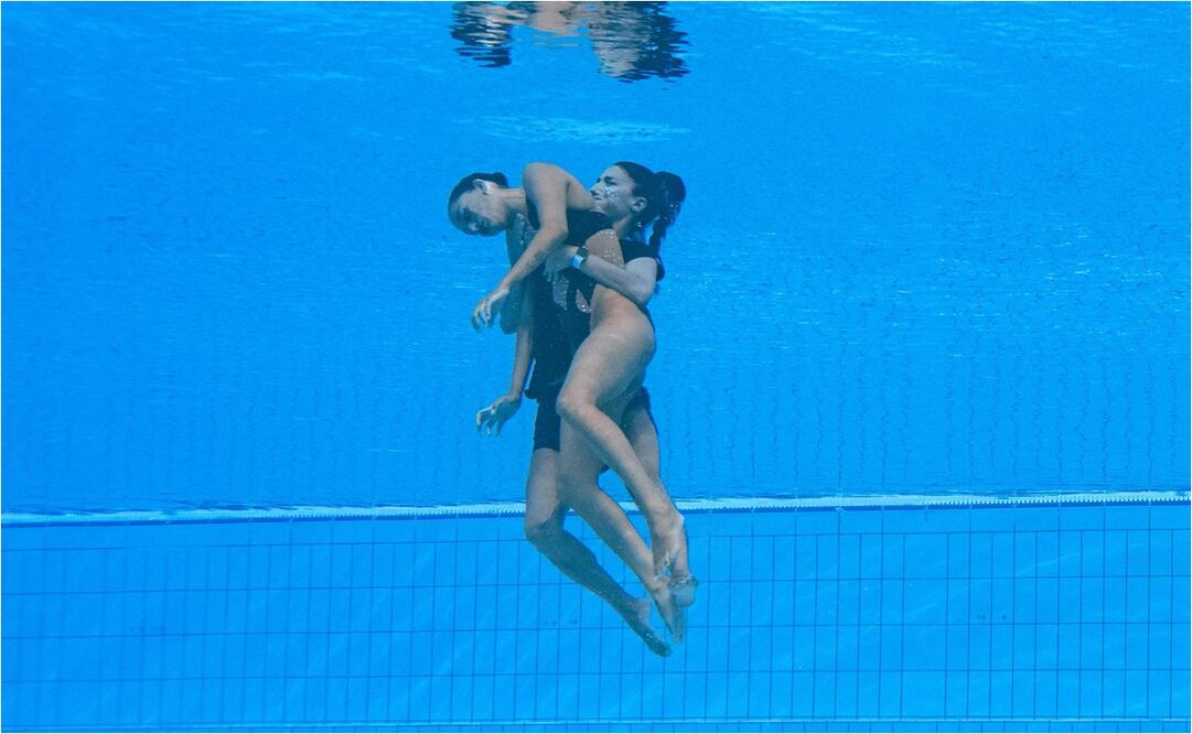 Entrenadora de Anita Álvarez "se burla" por el desmayo de su nadadora / FOTO: AFP