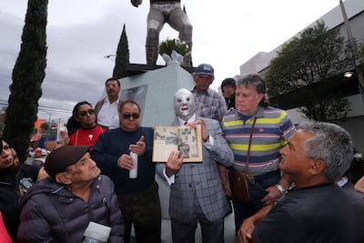 El Hijo del Santo no descarta que una luchadora siga con el legado