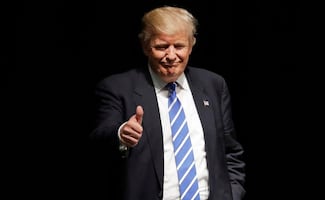 Trump descarta una "escalada" en Cuba; califica inculpación de Raúl Castro como un "momento muy importante"