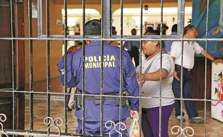 Protestan familiares de desaparecidos en juzgados de Pacho Viejo, Veracruz