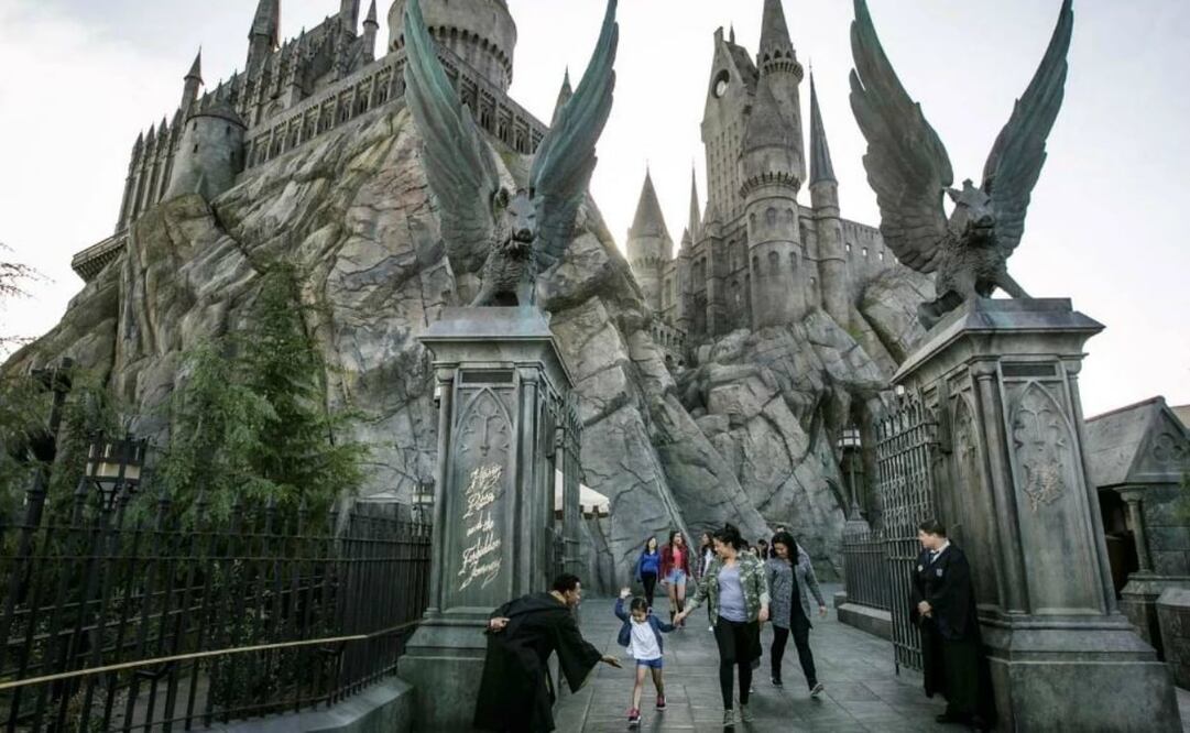 En los parques de Universal con zonas dedicadas a Harry Potter hay una réplica del castillo de Hogwarts. Foto: Cortesía Universal Studios Hollywood