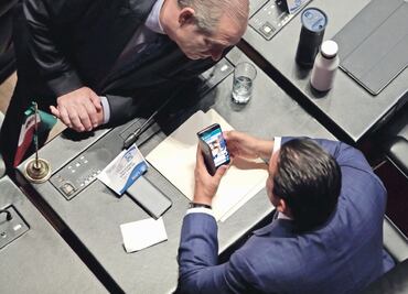 Senador del PAN queda impune tras chat sexual