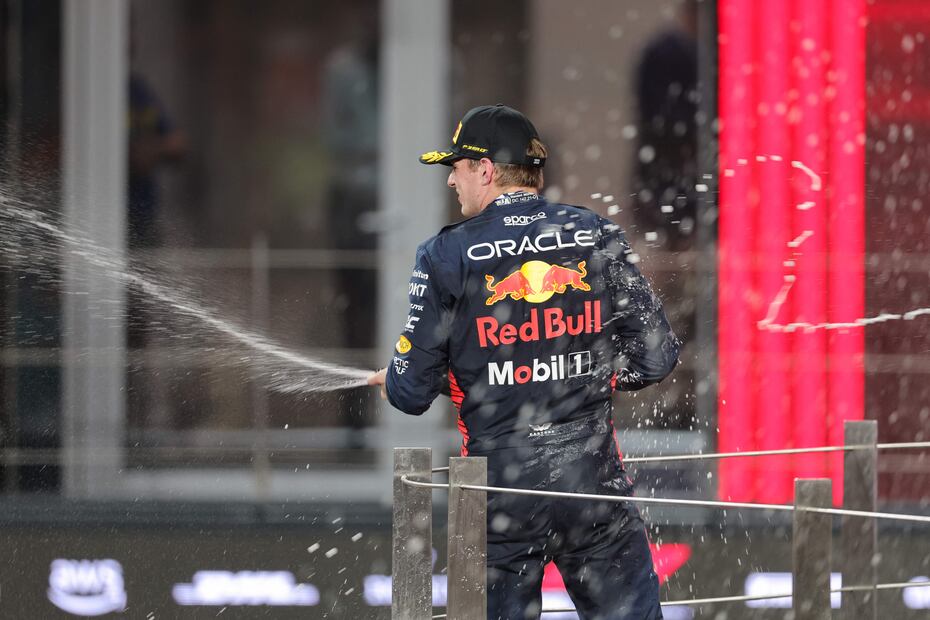 Max Verstappen en el podio del Gran Premio de Abu Dabi - Foto: AFP