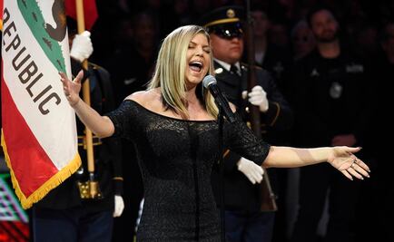 Siguen burlas para Fergie por su manera de cantar el himno de EU