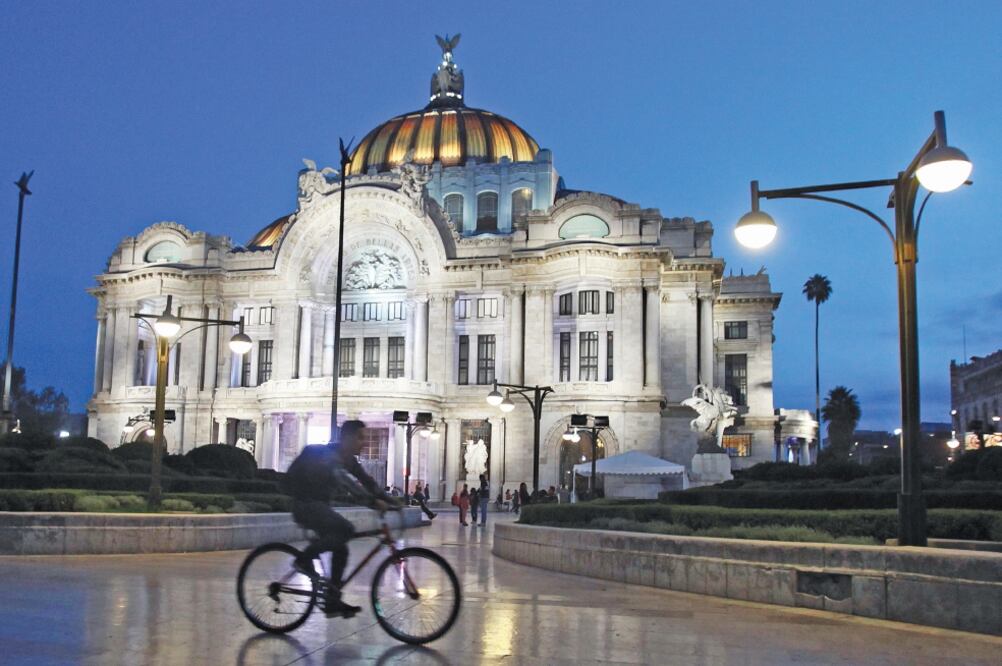 En torno del Palacio ya no se vieron las filas de los últimos días (ADRIÁN HERNÁNDEZ. EL UNIVERSAL)