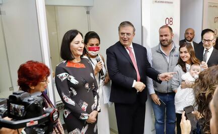 Lía Limón acompaña a Ebrard en inauguración de Oficina de Pasaportes