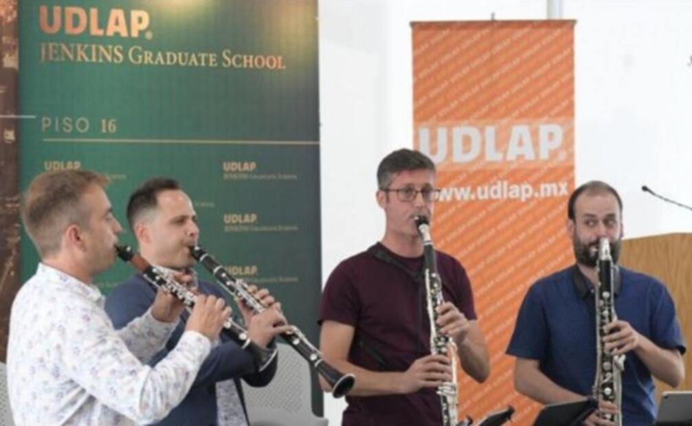 Banda Sinfónica de las Américas, en  concierto el 27 de julio