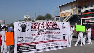 Personal médico de Reynosa y Río Bravo protesta por falta de insumos y condiciones laborales; bloquean avenida frente al Hospital General