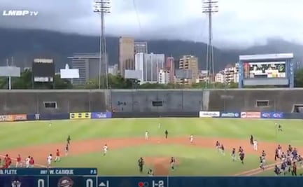 VIDEO: Terremotos provocan pánico en estadio de Venezuela; así se vivieron los sismos durante partido de beisbol profesional