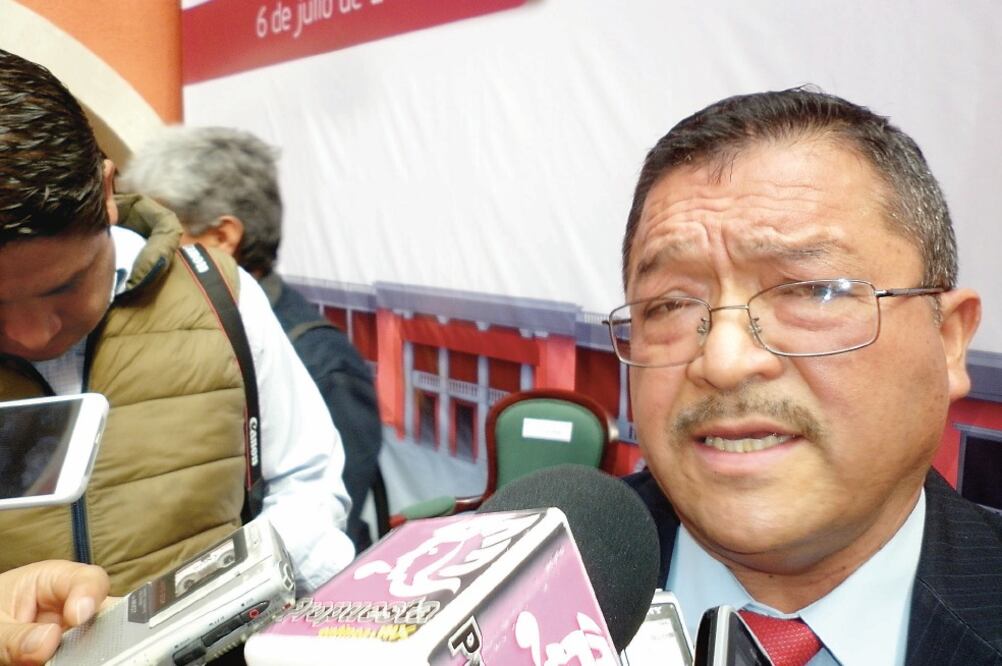 Victorino Barrios Dávalos dijo que la mayoría de las denuncias que ha recibido son anónimas y se refiere a funcionarios municipales con licencia. Foto: ARCHIVO EL UNIVERSAL