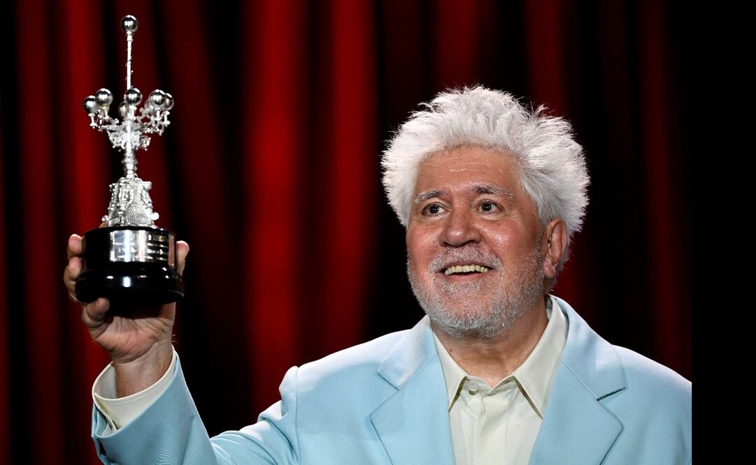 El Donostia era uno de los pocos galardones que le faltaba a Almodóvar, quien tiene dos Oscar, cinco premios Goya, cinco Bafta, cuatro César y el Premio Nacional de Cinematografía de España, entre muchos otros. Foto: AFP