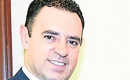 Guerra de tuitazos entre Tello y Monreal