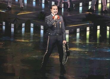 'El Potrillo' hace una promesa y un tributo