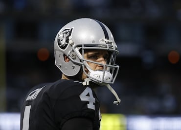 Raiders derrota a los Broncos en la semana 12 de la NFL