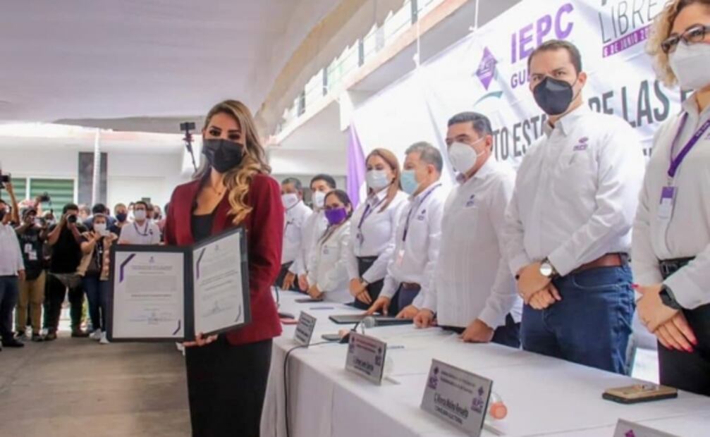 Evelyn Salgado recibe constancia como gobernadora electa de Guerrero