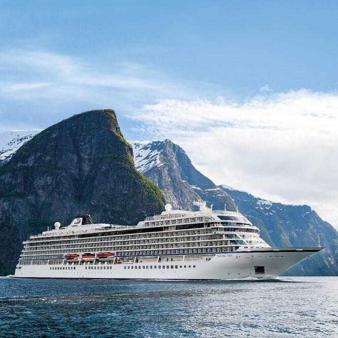 El Viking Orion se quedó varado por días debido a que tenía microorganismos "peligrosos" en el fondo. Foto: Cortesía