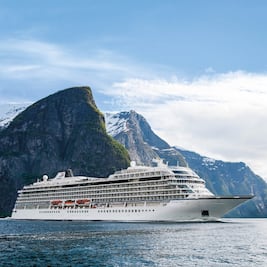 Crucero de Año Nuevo se convierte en el “viaje del infierno”: pasajeros se quedan varados por “crecimiento marino”