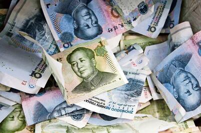 Se desploman el peso y el petróleo; dólar cerca de $18 