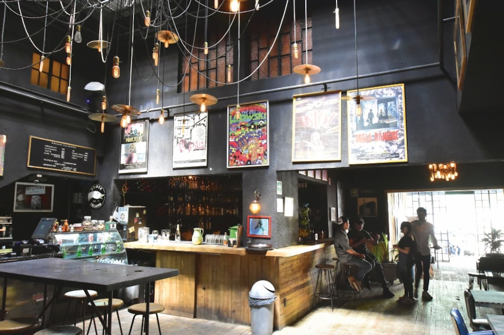 Casos. En agosto pasado fueron asaltados los comensales que estaban en el cine Tonalá (ARCHIVO. EL UNIVERSAL)