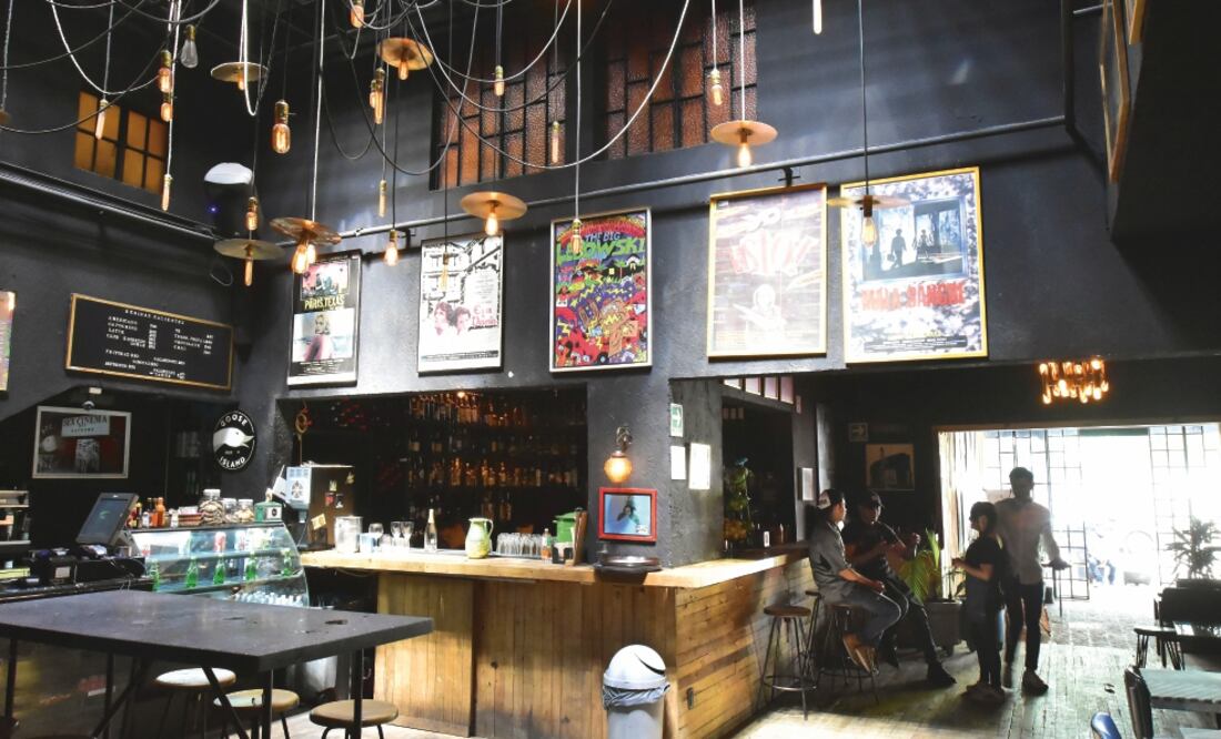 Casos. En agosto pasado fueron asaltados los comensales que estaban en el cine Tonalá (ARCHIVO. EL UNIVERSAL)