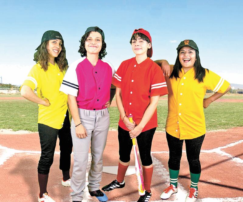 Cuatro niños deciden luchar por el parque donde juegan beisbol. Foto: CORTESÍA  