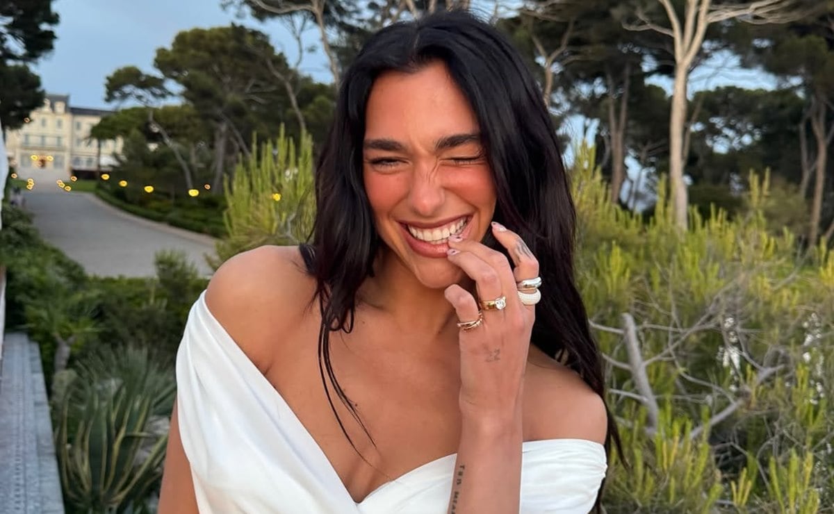Cuánto cuesta el anillo de compromiso de Dua Lipa