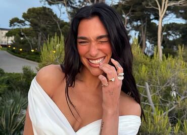 Cuánto cuesta el anillo de compromiso de Dua Lipa