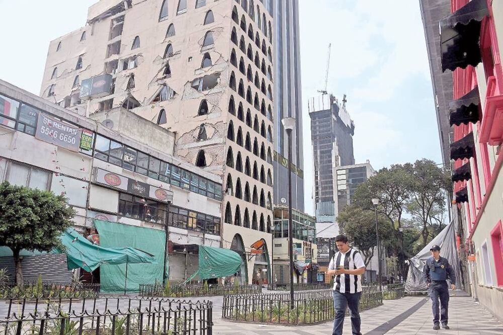 El edificio de Génova 33, en la Zona Rosa. (ALONSO ROMERO. EL UNIVERSAL)