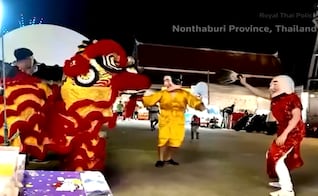 VIDEO: Policías de Tailandia se disfrazan de bailarines para atrapar a ladrón serial; lo arrestan en plena danza del león