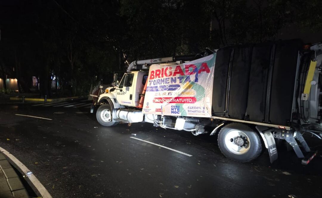 Brigada Tormenta atendió 10 incidentes por lluvias en la alcaldía Cuauhtémoc; continúan operativos de desazolve en la demarcación. Foto: Especial