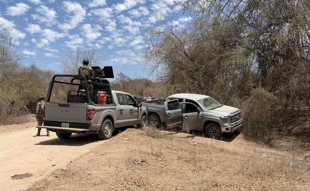 Elementos de Semar aseguraron vehículos, artefactos explosivos, armas, municiones y equipo táctico en Sinaloa. Foto: Especial