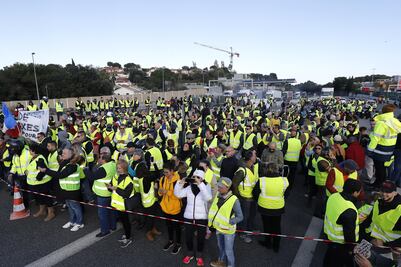 Arrollan y matan a mujer en Francia tras protesta contra aumento a combustibles