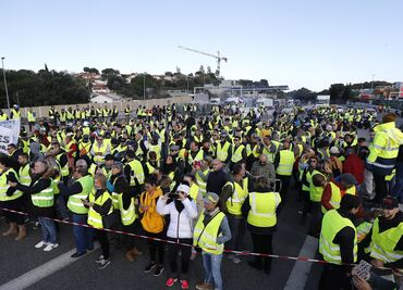 Arrollan y matan a mujer en Francia tras protesta contra aumento a combustibles